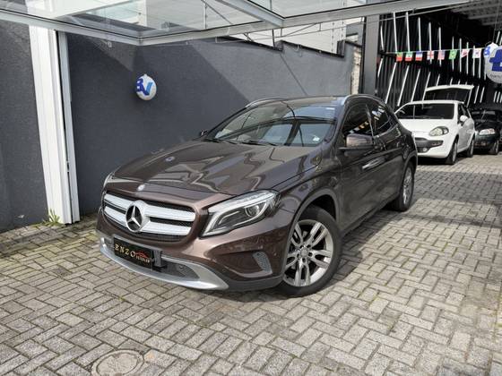 MERCEDES-BENZ GLA 200 1.6 CGI VISION 16V TURBO GASOLINA 4P AUTOMÁTICO MERCEDES-BENZ GLA 200 1.6 CGI VISION 16V TURBO GASOLINA 4P AUTOMÁTICO